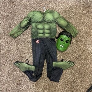 EUC Hulk Halloween costume in size small (4-6)